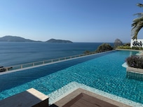 Infinity pool