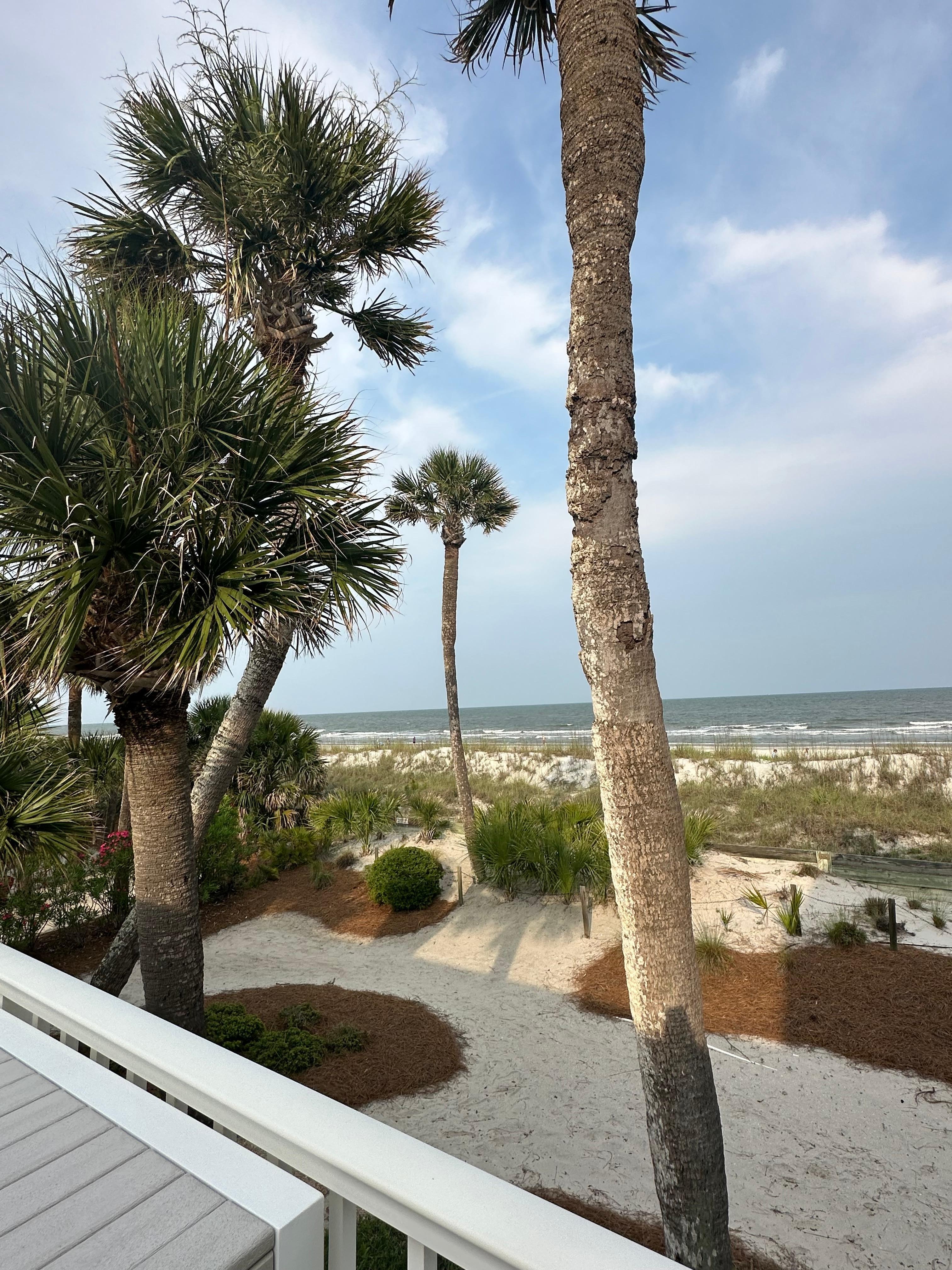  Beach view upper deck/balcony
