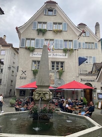 Aperitiff outside hotel