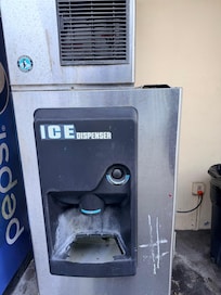The cleanest ice machine in the world…. Eww not