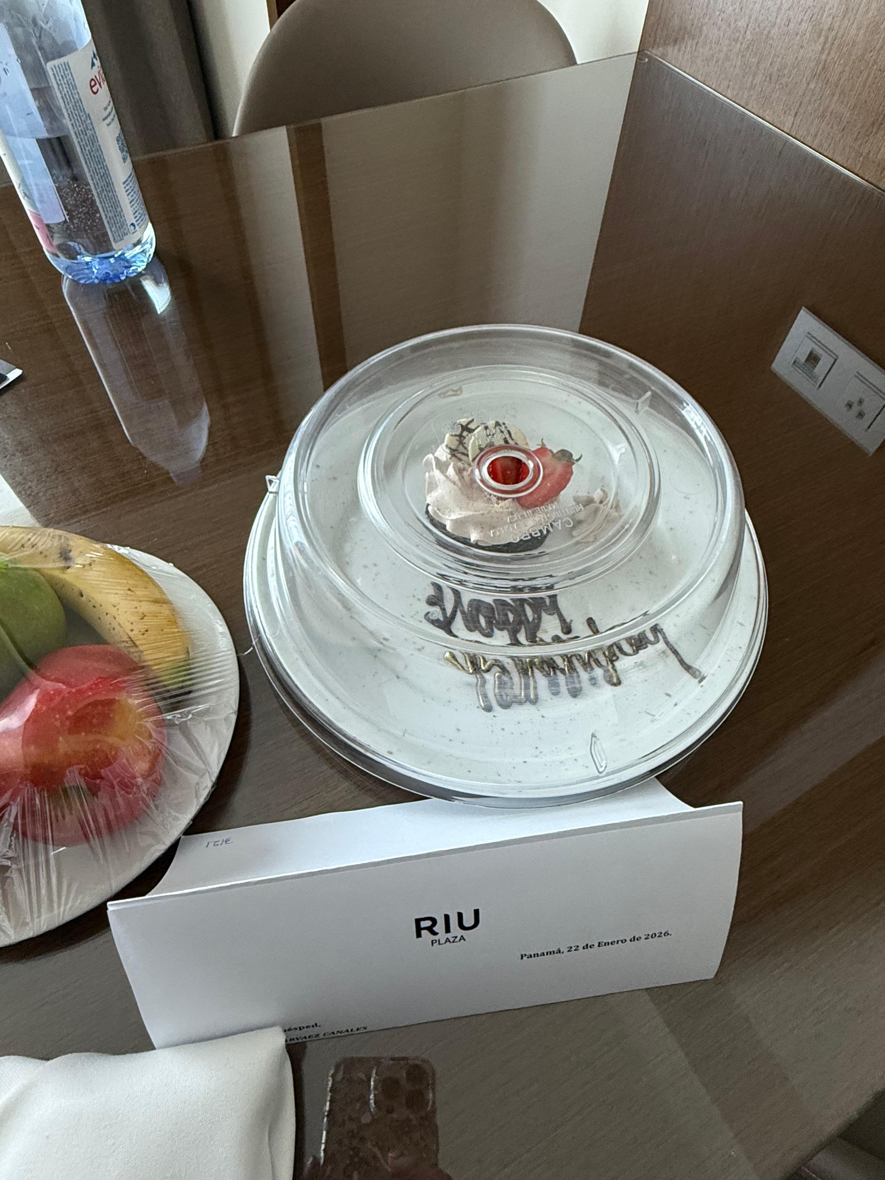 Era mi cumpleaños y así me recibieron en la habitación lo ame