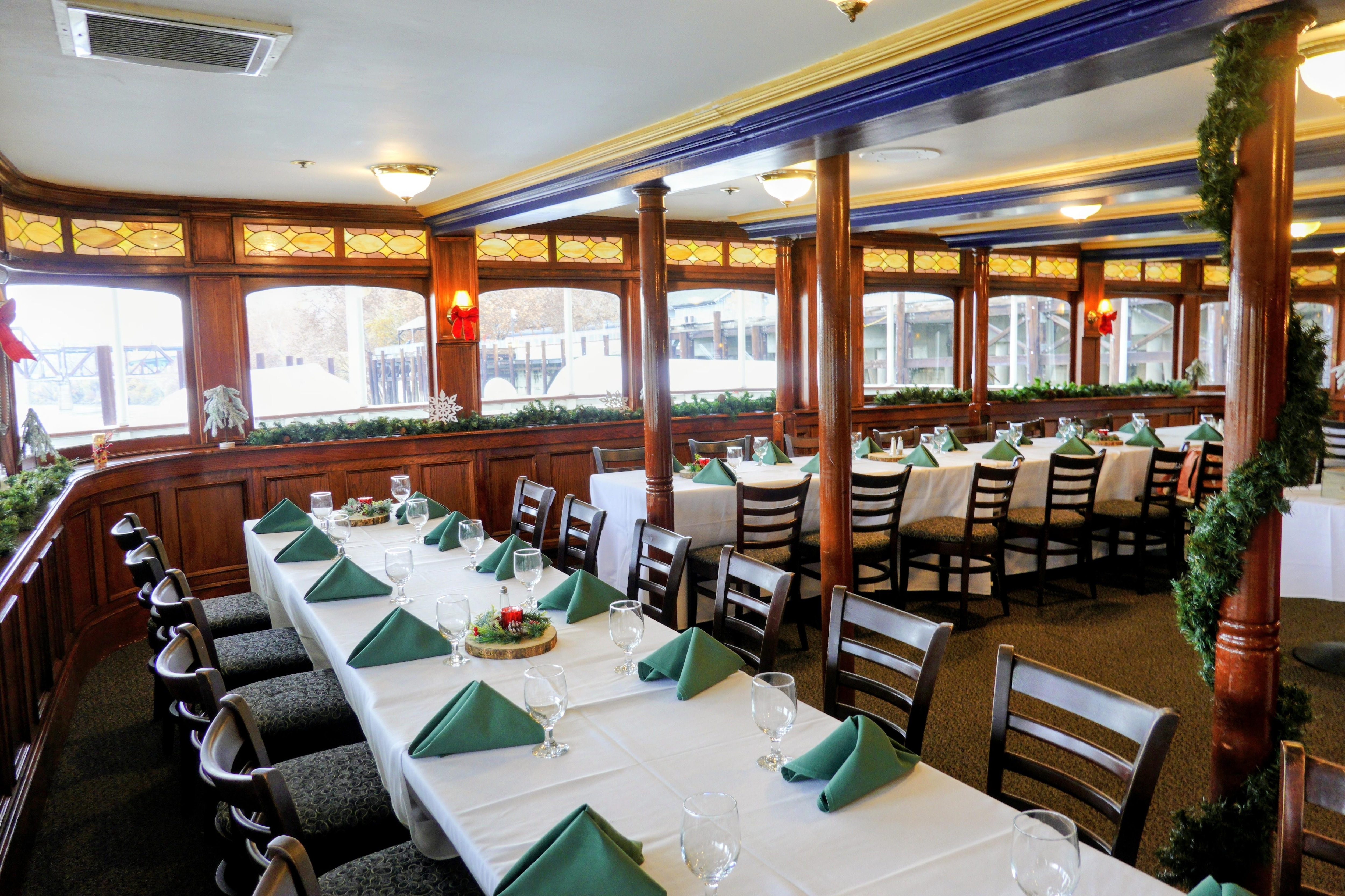 Meeting room prepared for the holiday