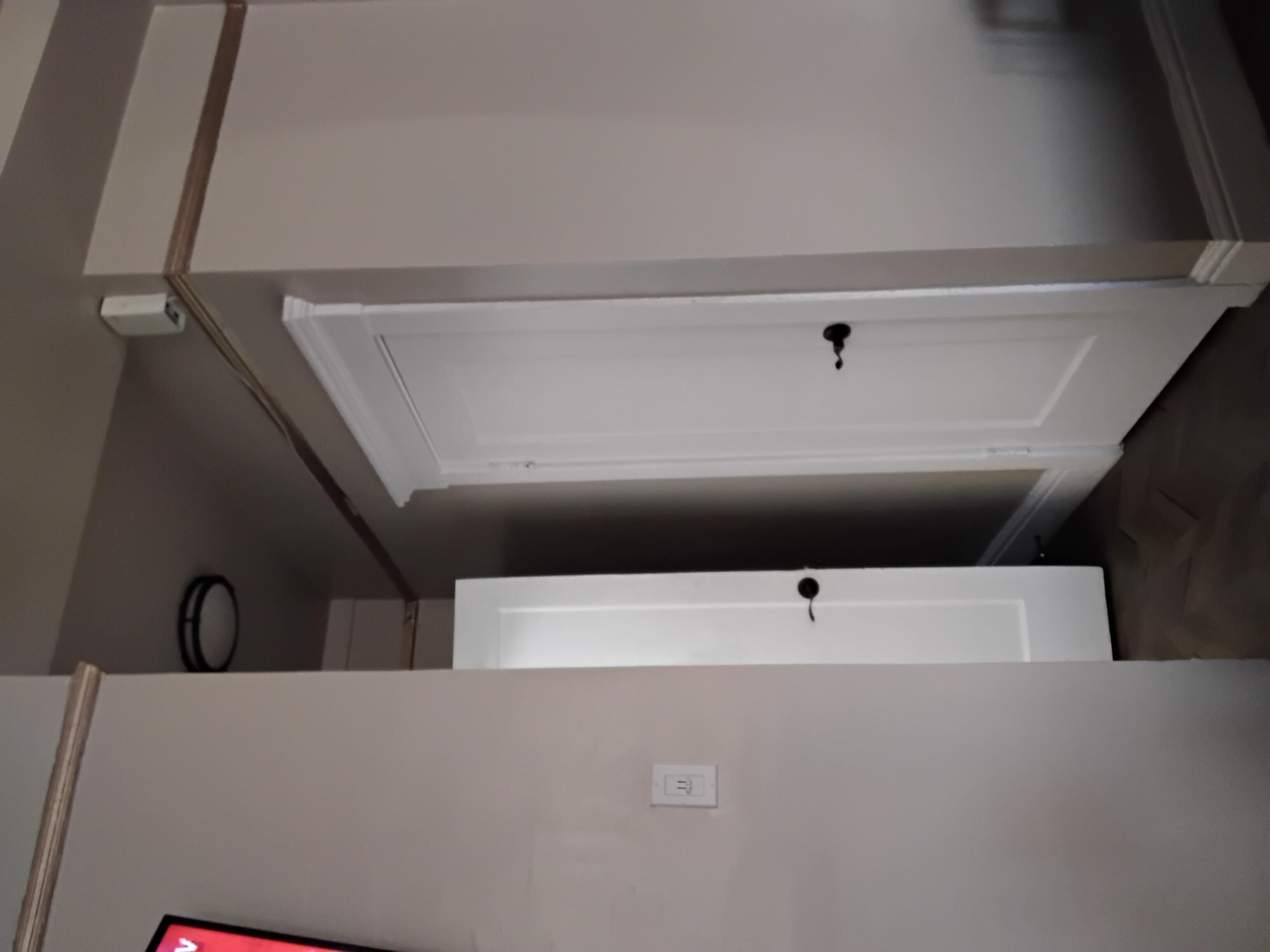 Could use a drop down door in this hallway depending on who your helping out with a stay allong with yours... if you know what i mean.