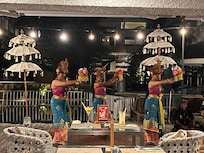 金曜日の夜にバーベキューナイトがあり、バリダンスも鑑賞できました