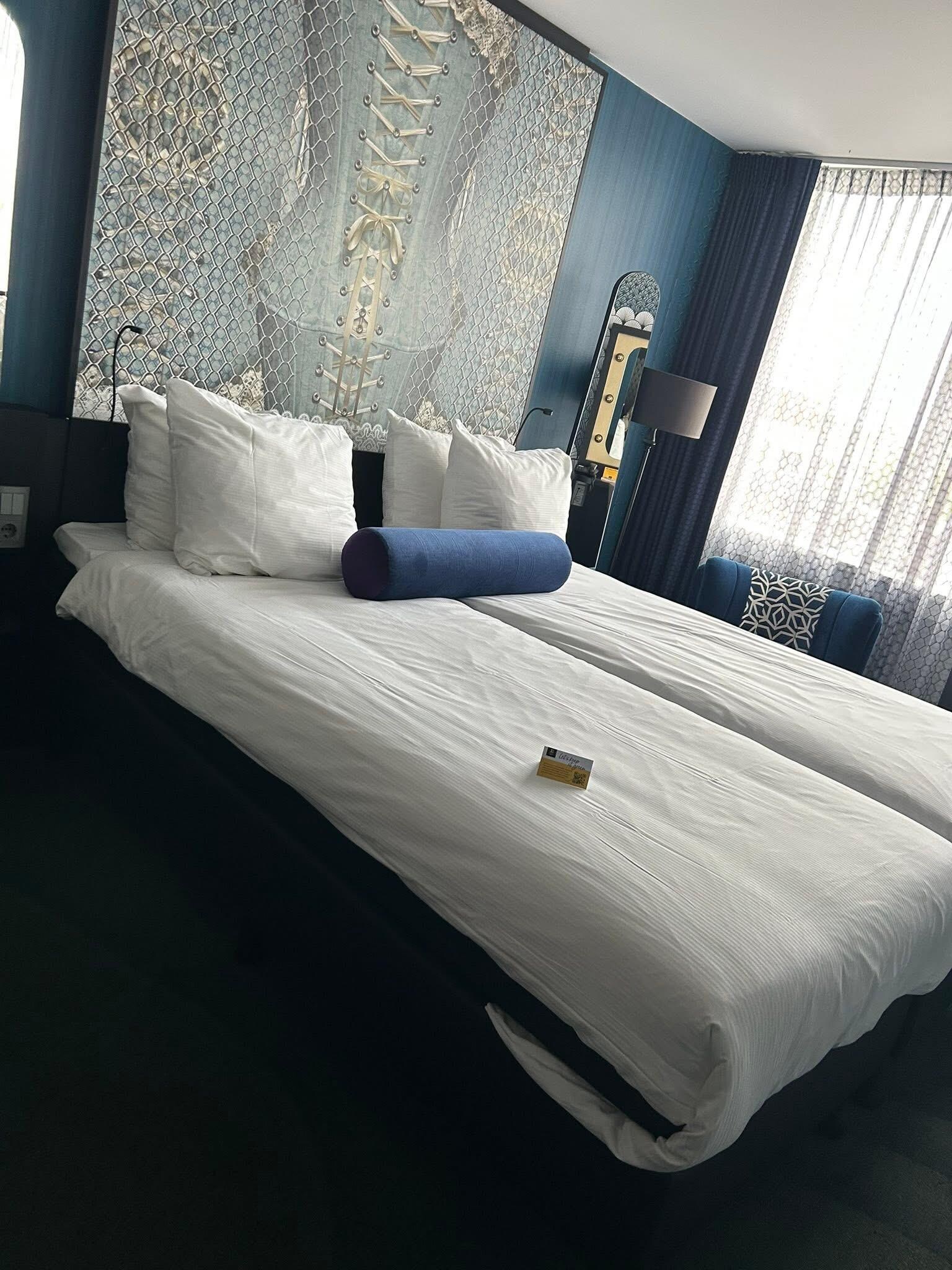 Nice hotel room 
