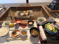 朝ごはん
囲炉裏を囲んで
