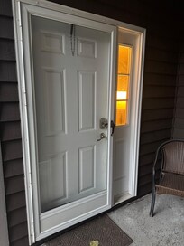 This side glass was not covered allowing anyone to peer in!