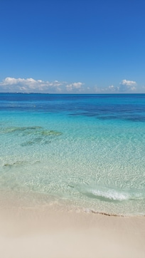 Praia em frente ao Hotel mar calmo