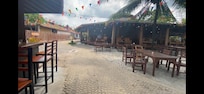 Bar, on-site restaurant, breakfast area