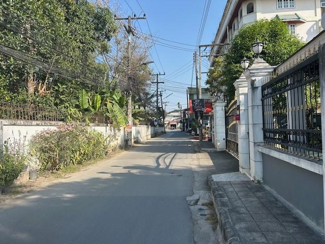 The 300 m long alley from main street to hotel