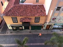 Udsigt om morgenen fra 5.sal til gaden