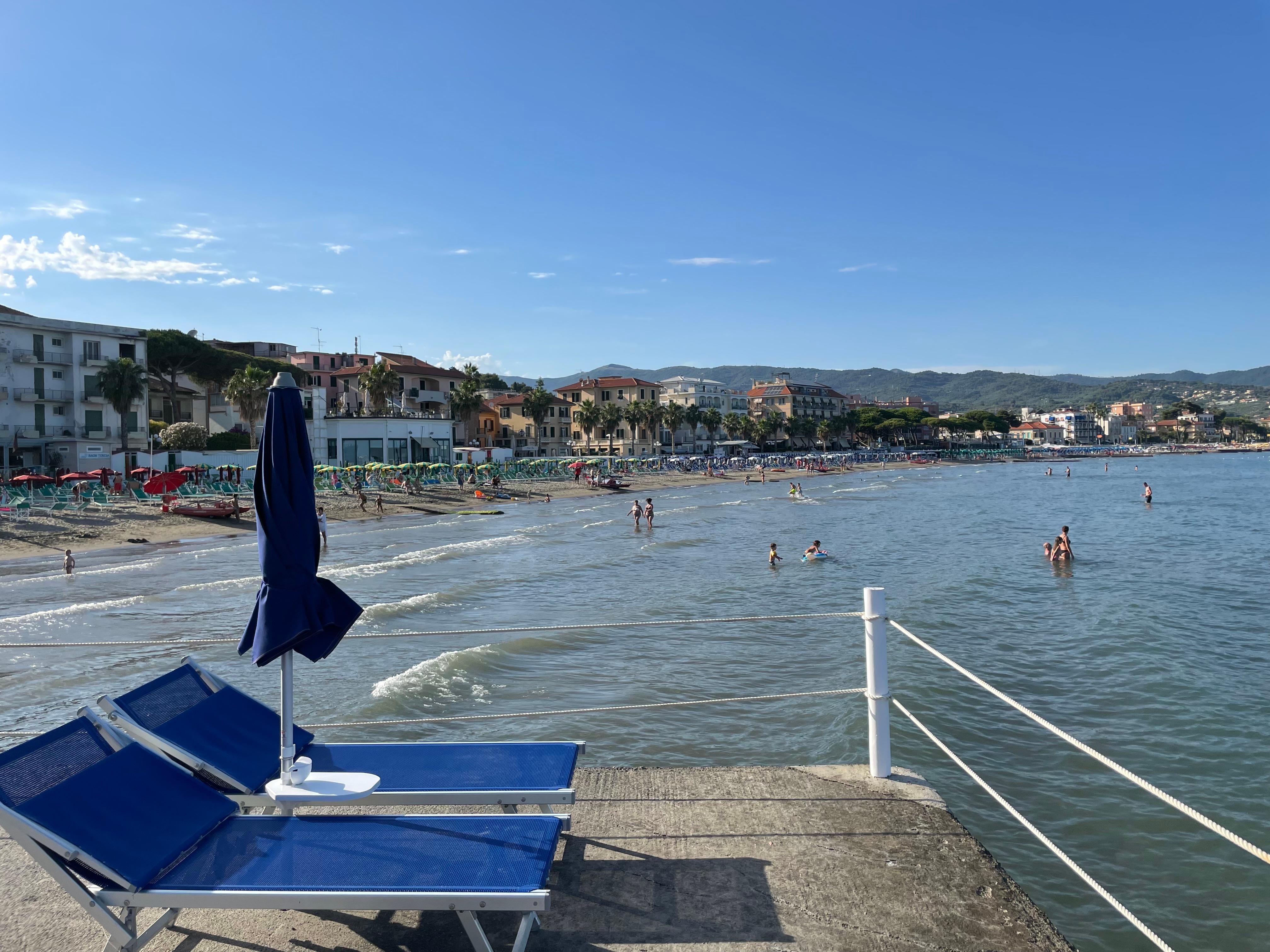 La plage a 30 sec de l’hôtel 