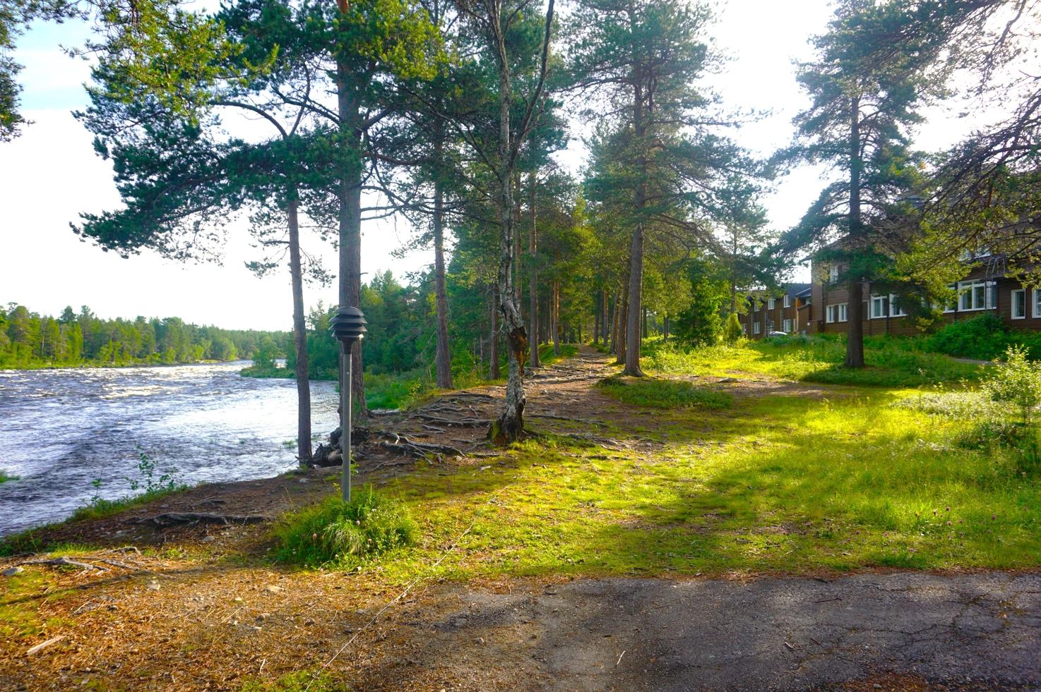 The hotel is situated next to Alakoski Rapids (Juutua River)