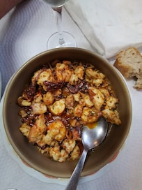 Exquisito pulpo con langostino