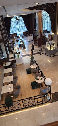 Hotel Cafe in the lobby