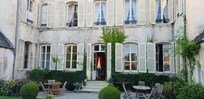 Façade arriÚre sur la salle du petit déjeuner