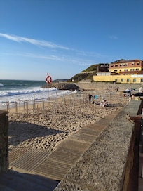 Localizada na praia da Areia Branca
