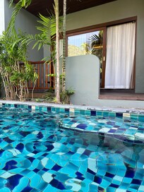 Terrazzino con accesso diretto alla piscina