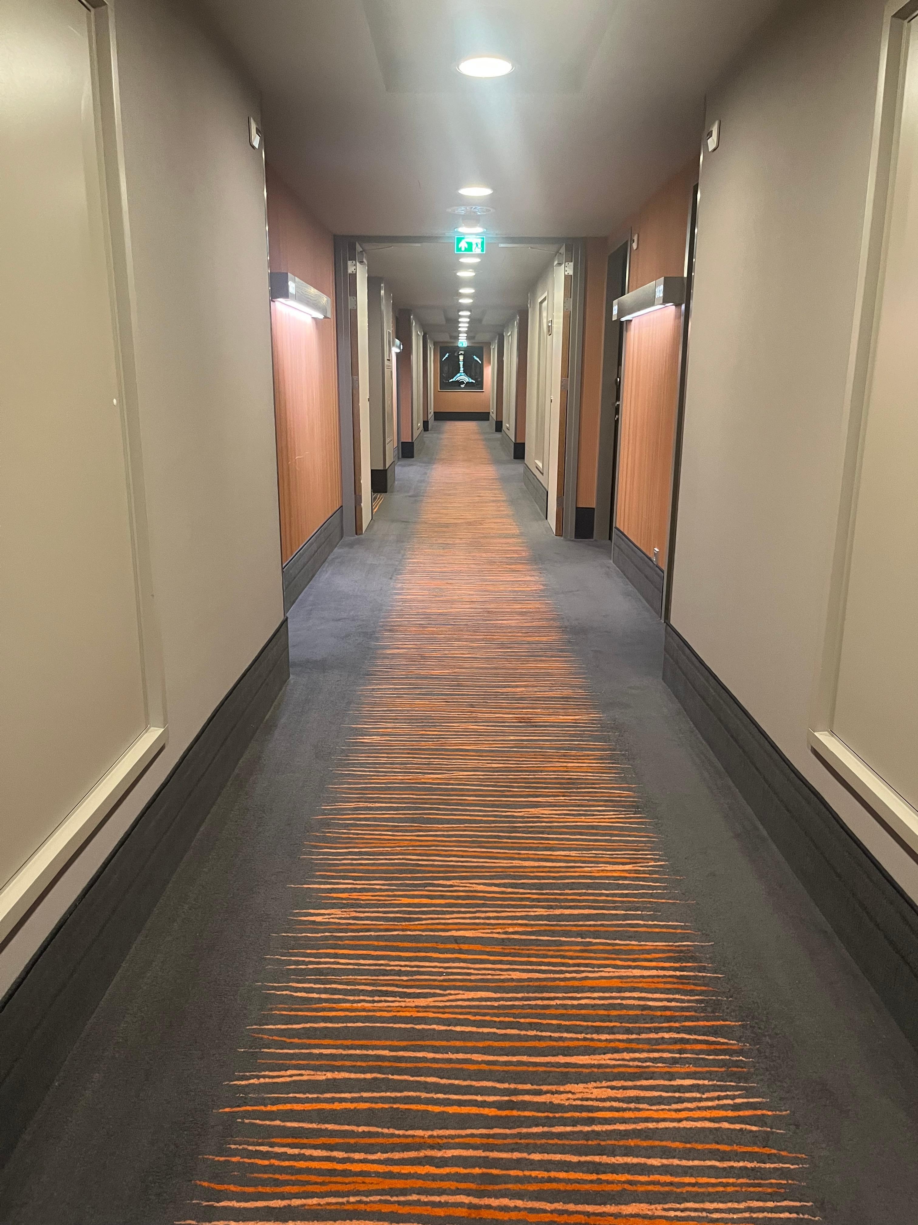 Hallway - lovely clean decor - absolutely spotless and well kept hotel - very clean and tidy