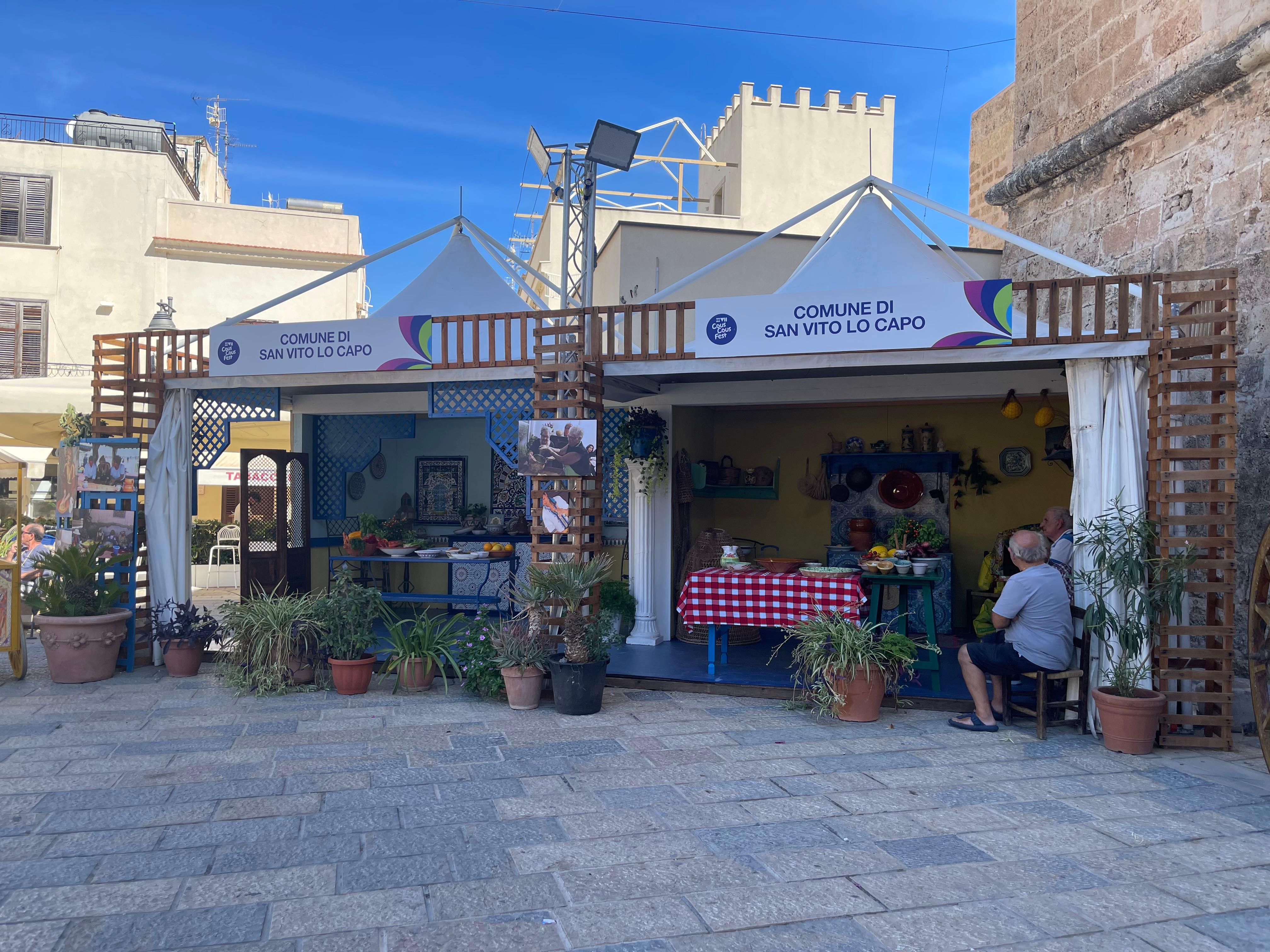 Stand de la commune pour le couscous festival