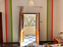 Chambre avec vue sur le jardin intérieur
