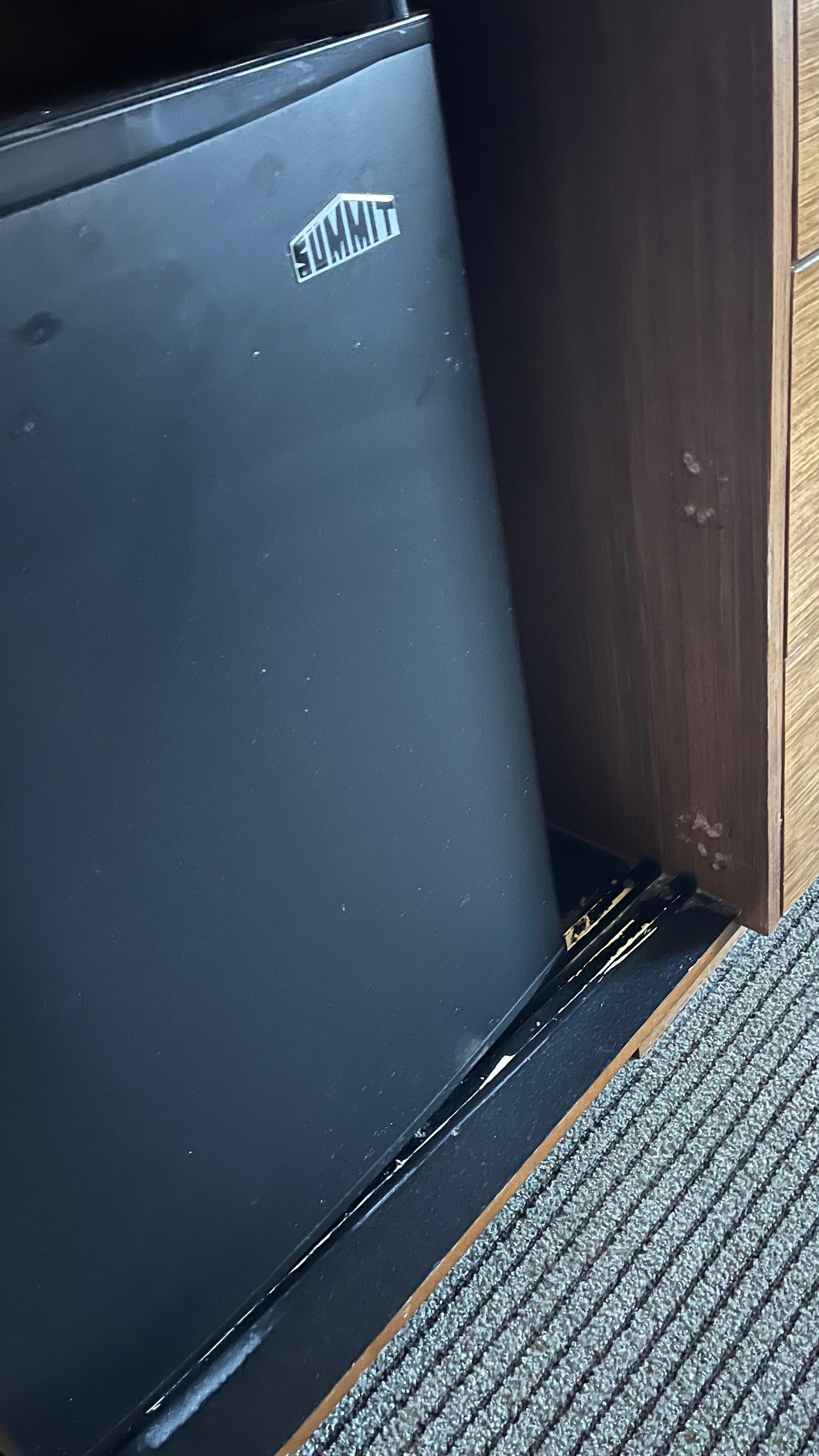 Noisy fridge