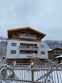 Front of Venediger Lodge