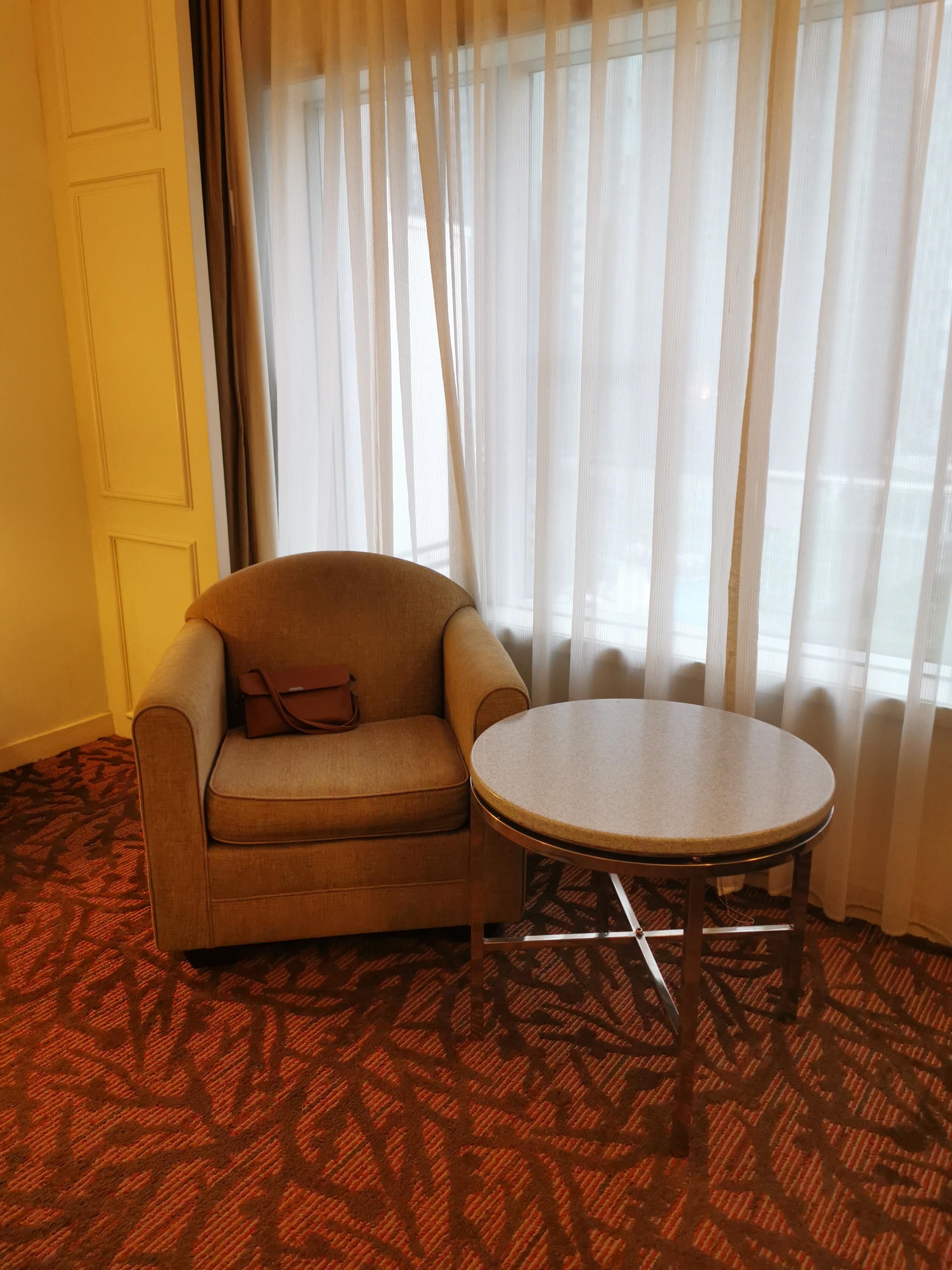 Cozy little corner and well placed, as I had a really nice view when I had breakfast in the morning. Being away from home, on a solo business travel means that we usually dine alone. So having a morning view with a morning sunrise actually helps.