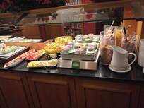 Buffet fruit and yoghurt