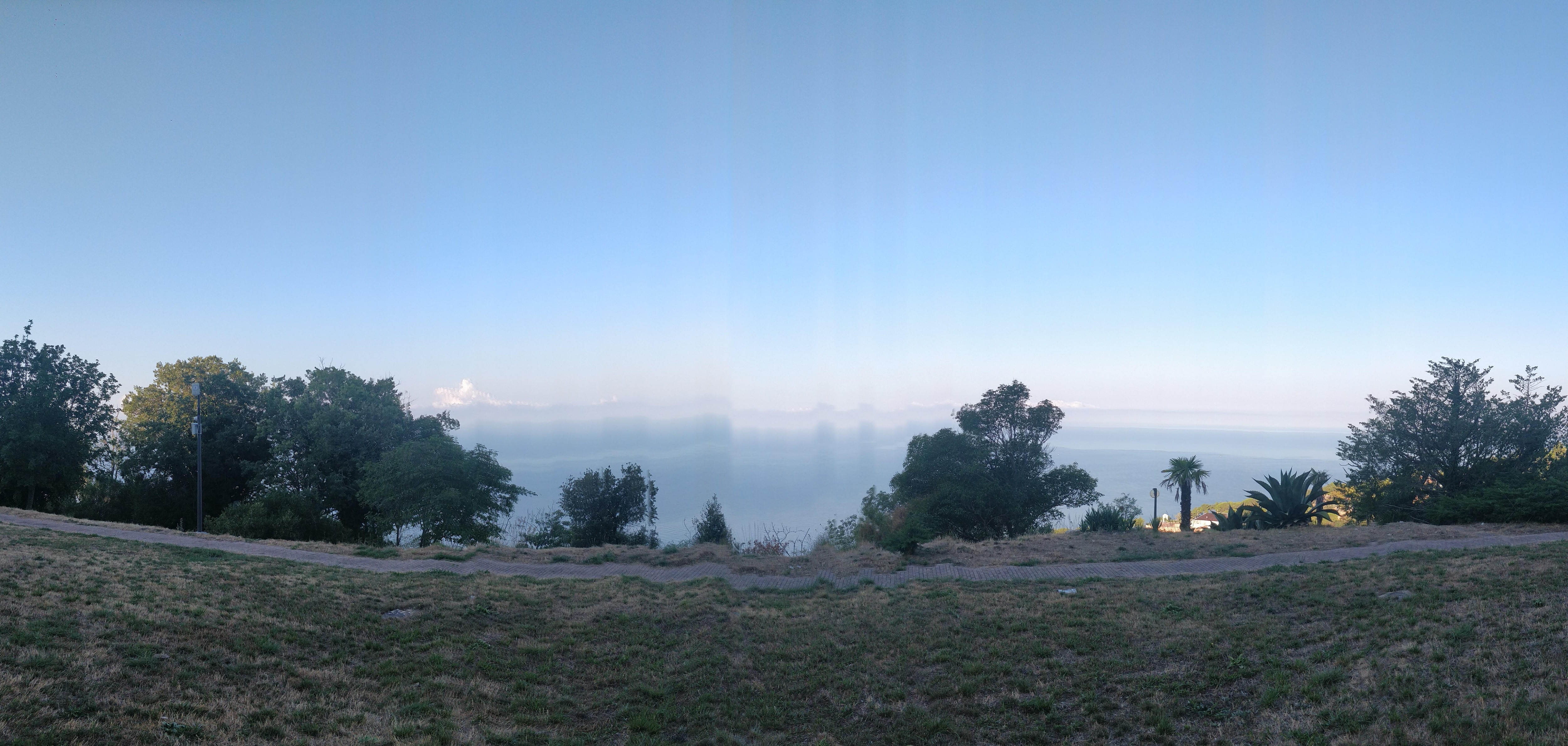 Vusta dalla ginestra sul mare