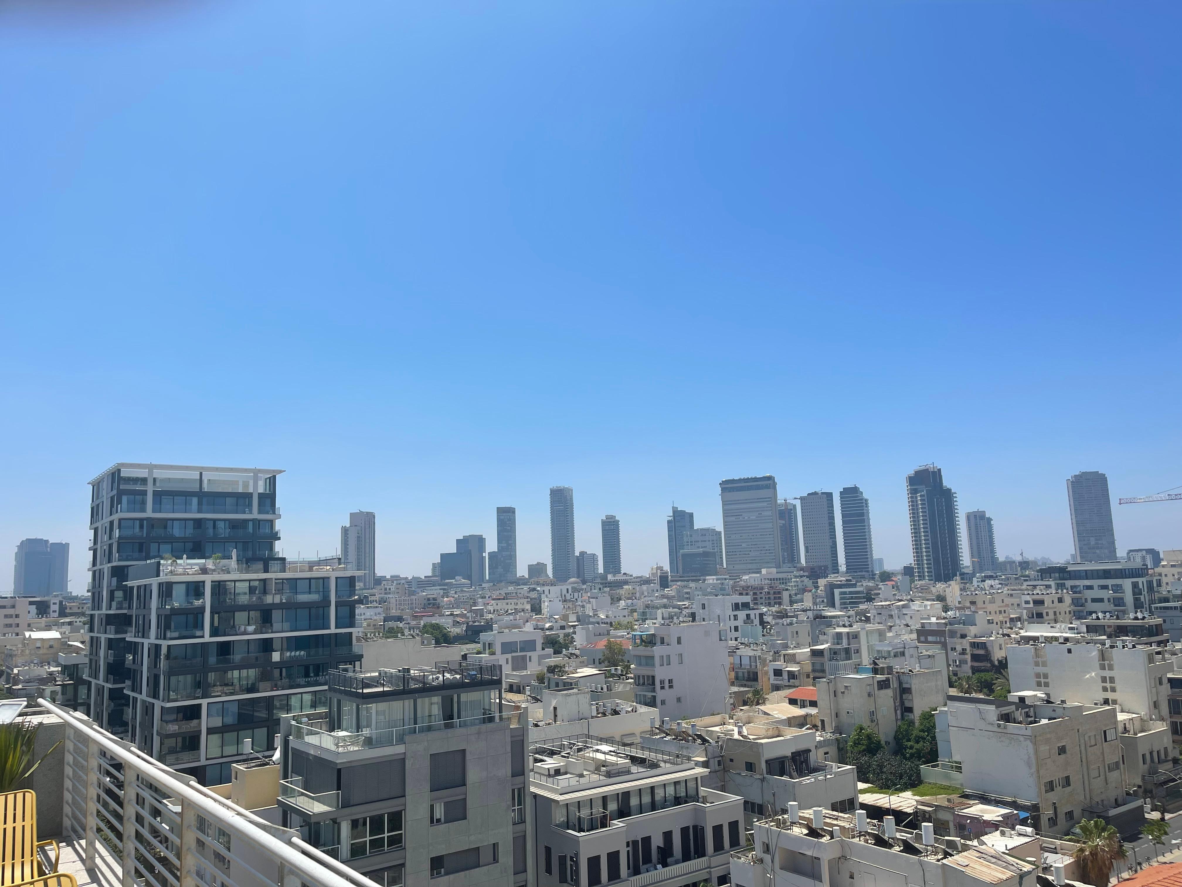 City view from roof 