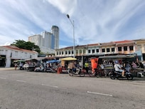 clear sky view from Presgrave street hawker centre ....