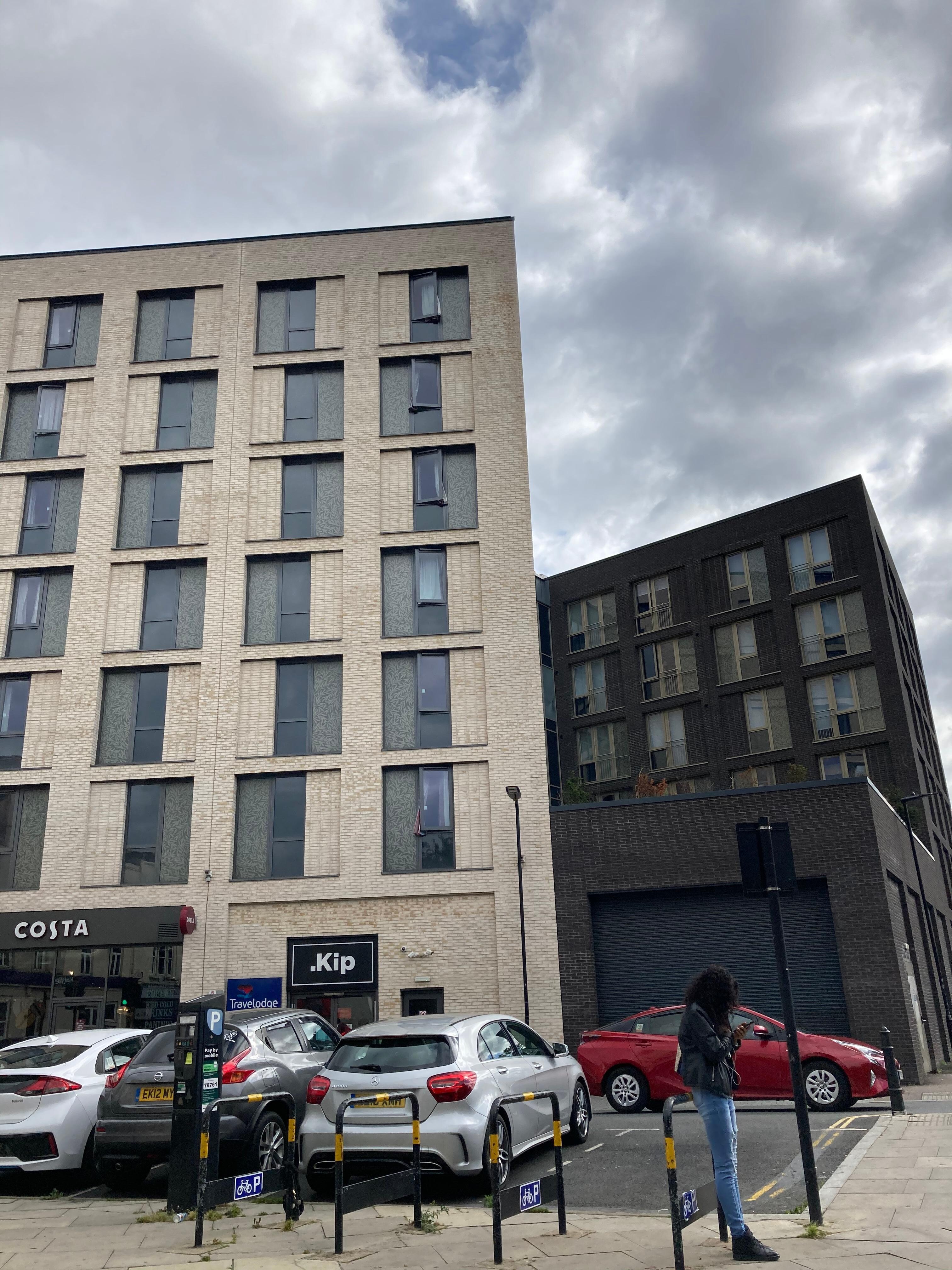 Kip just takes 3mins to Overground 