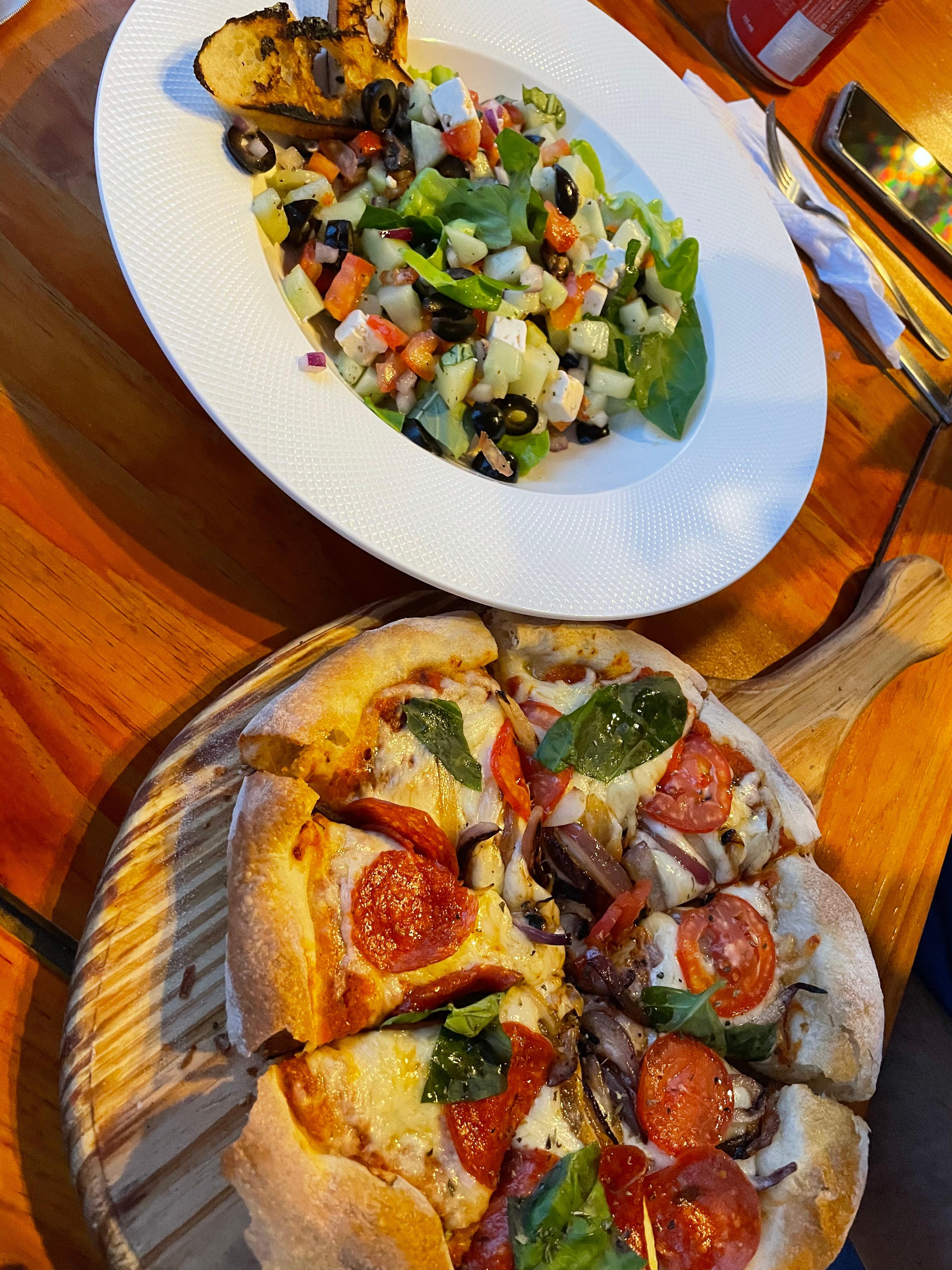 Superb salad and pizza 