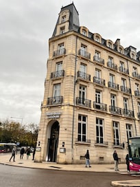 Hotel super bem localizado