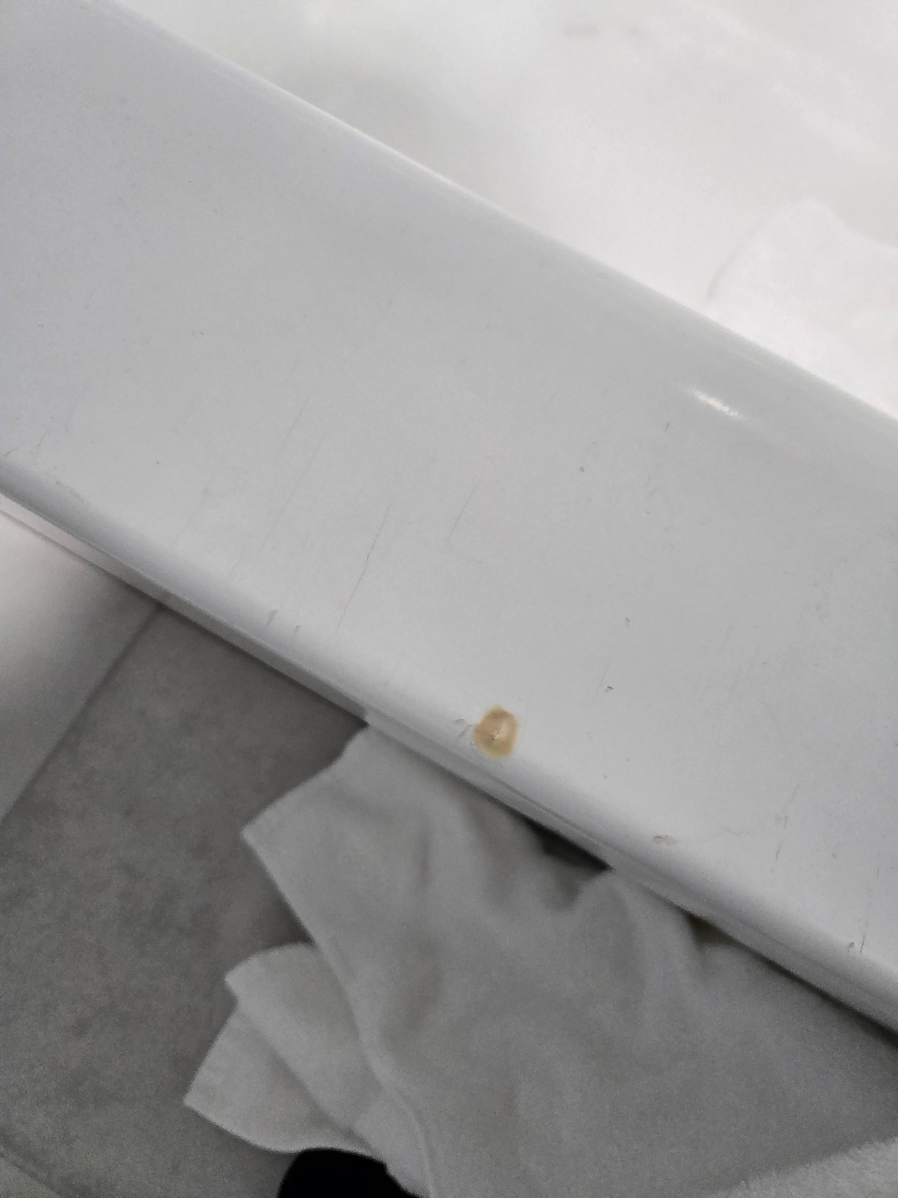 Cigarette burn on tub