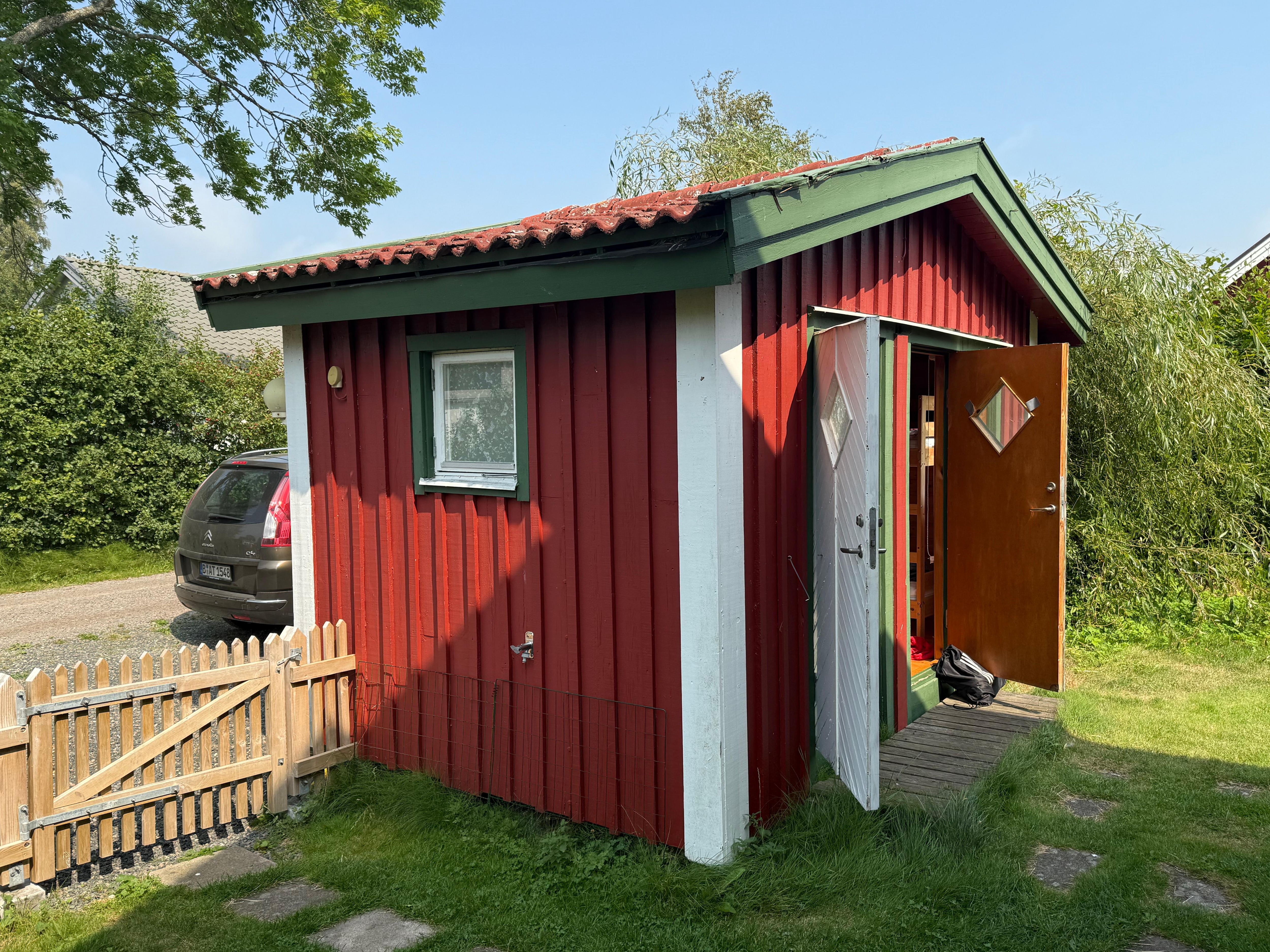 Gartenhäuschen mit extra Schlafmöglichkeiten und zweitem Badezimmer 