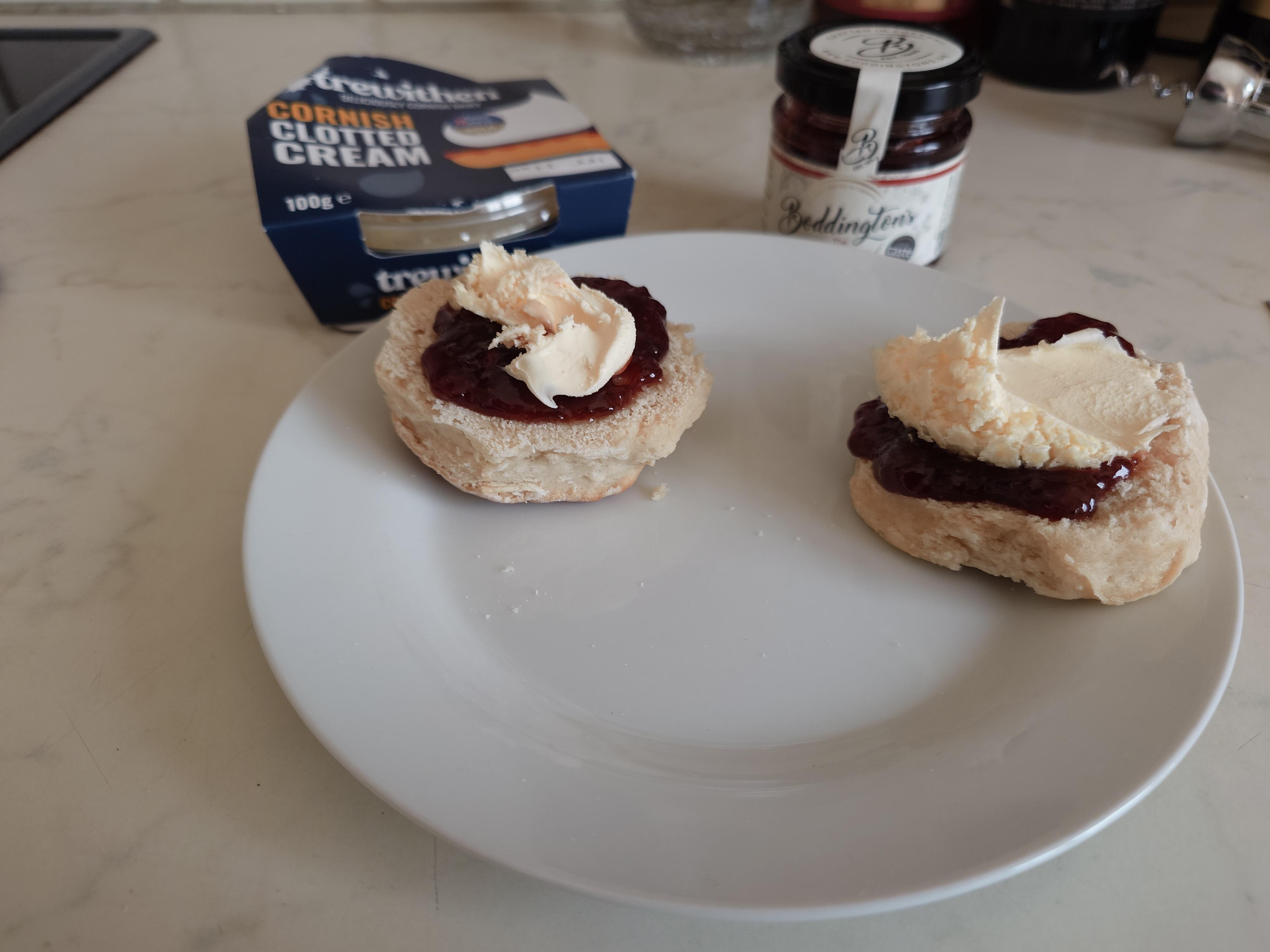 Gorgeous scones as a welcome. 