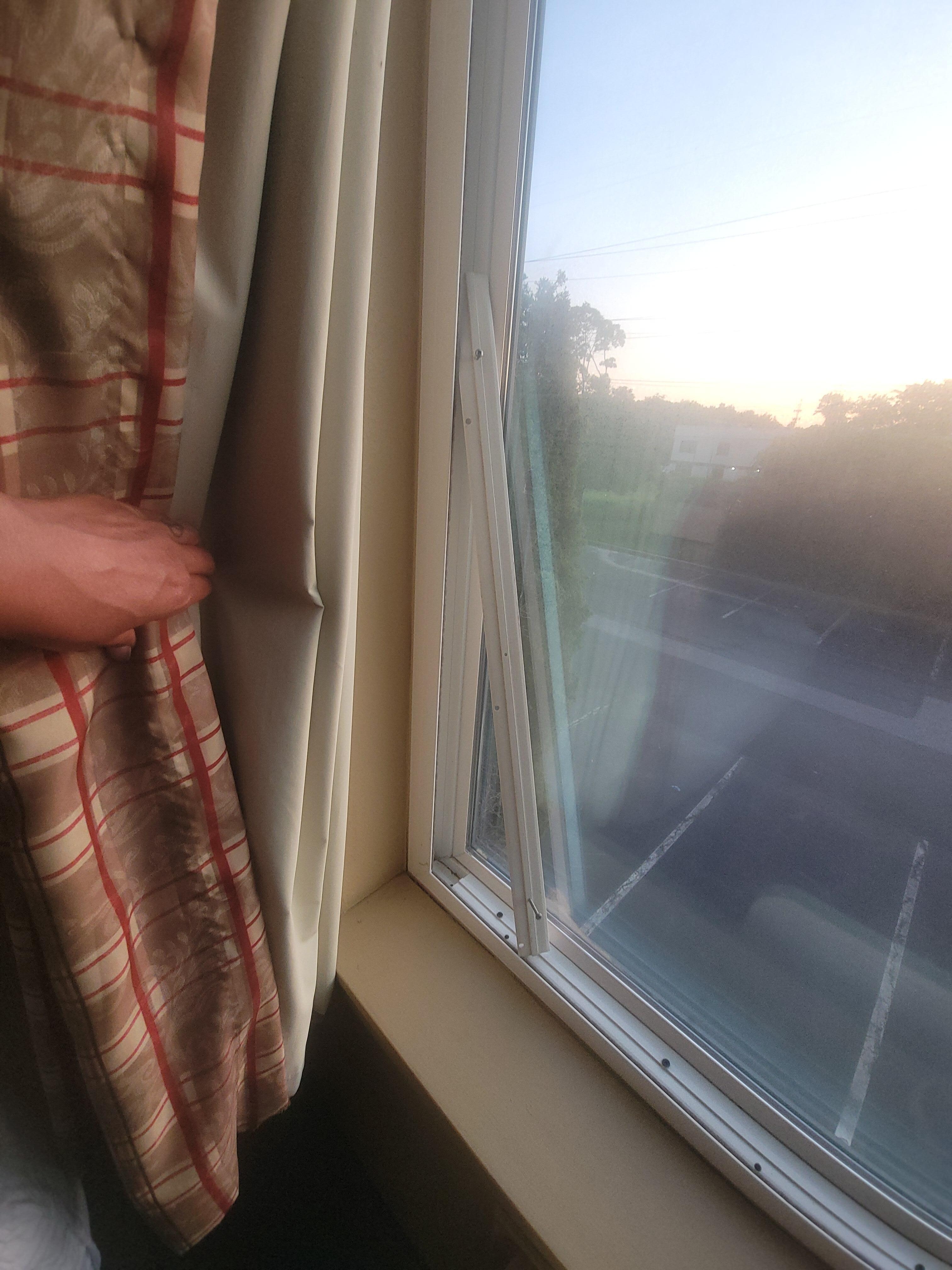 BROKEN WINDOW