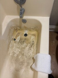 This was the bathtub. I changed rooms.