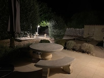 Boulodrome éclairé le soir pour parties de pétanque