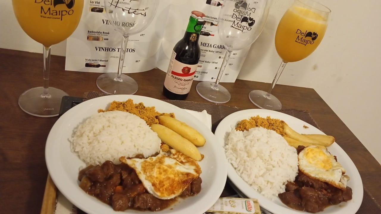 A comida bem gostosa.