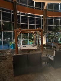 Belle décoration avec piscine