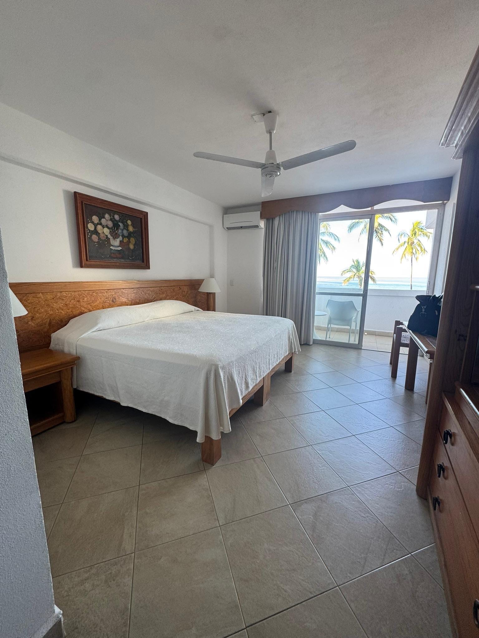 King bed, amazing ocean view