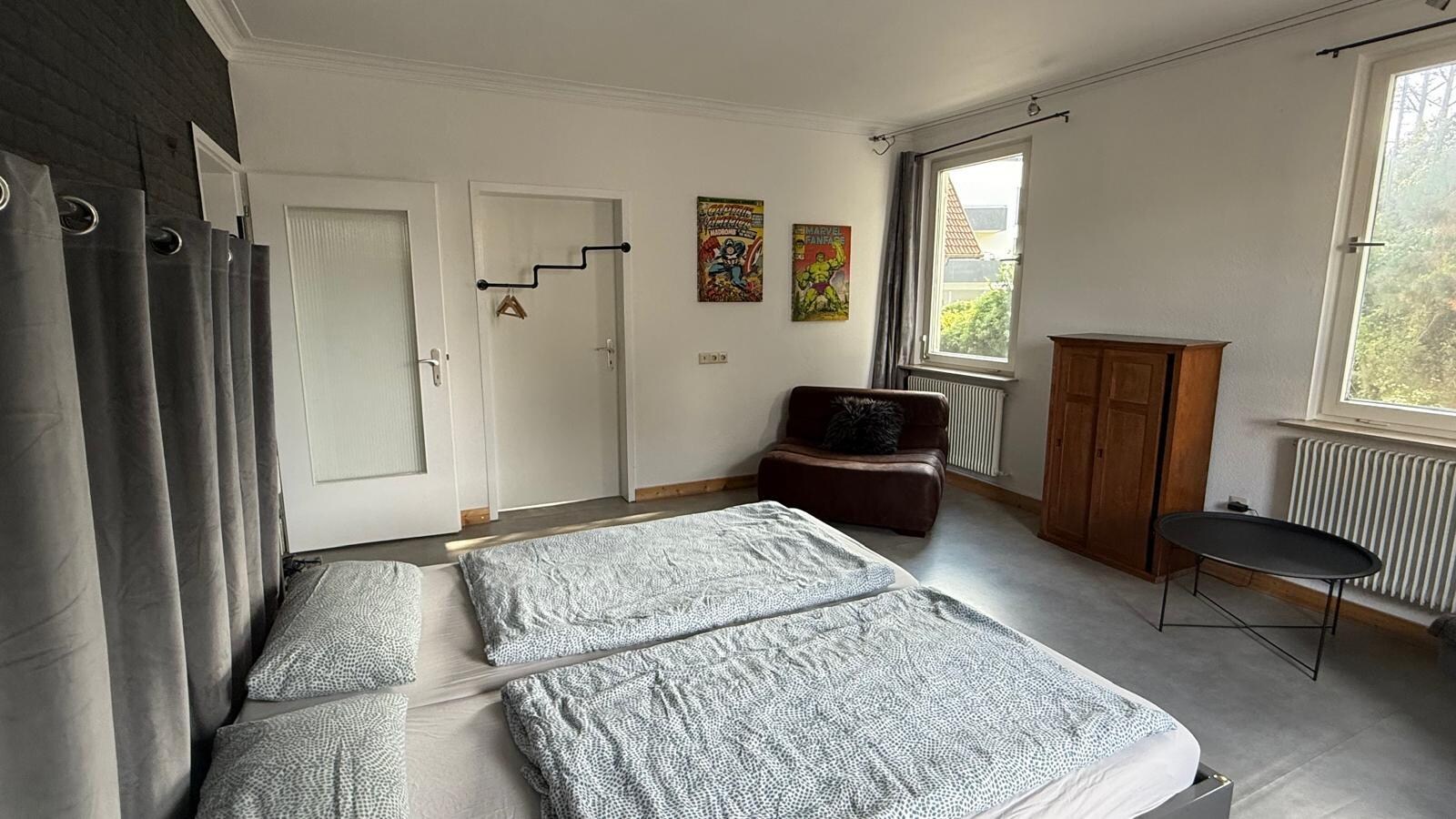 Schlafzimmer 1