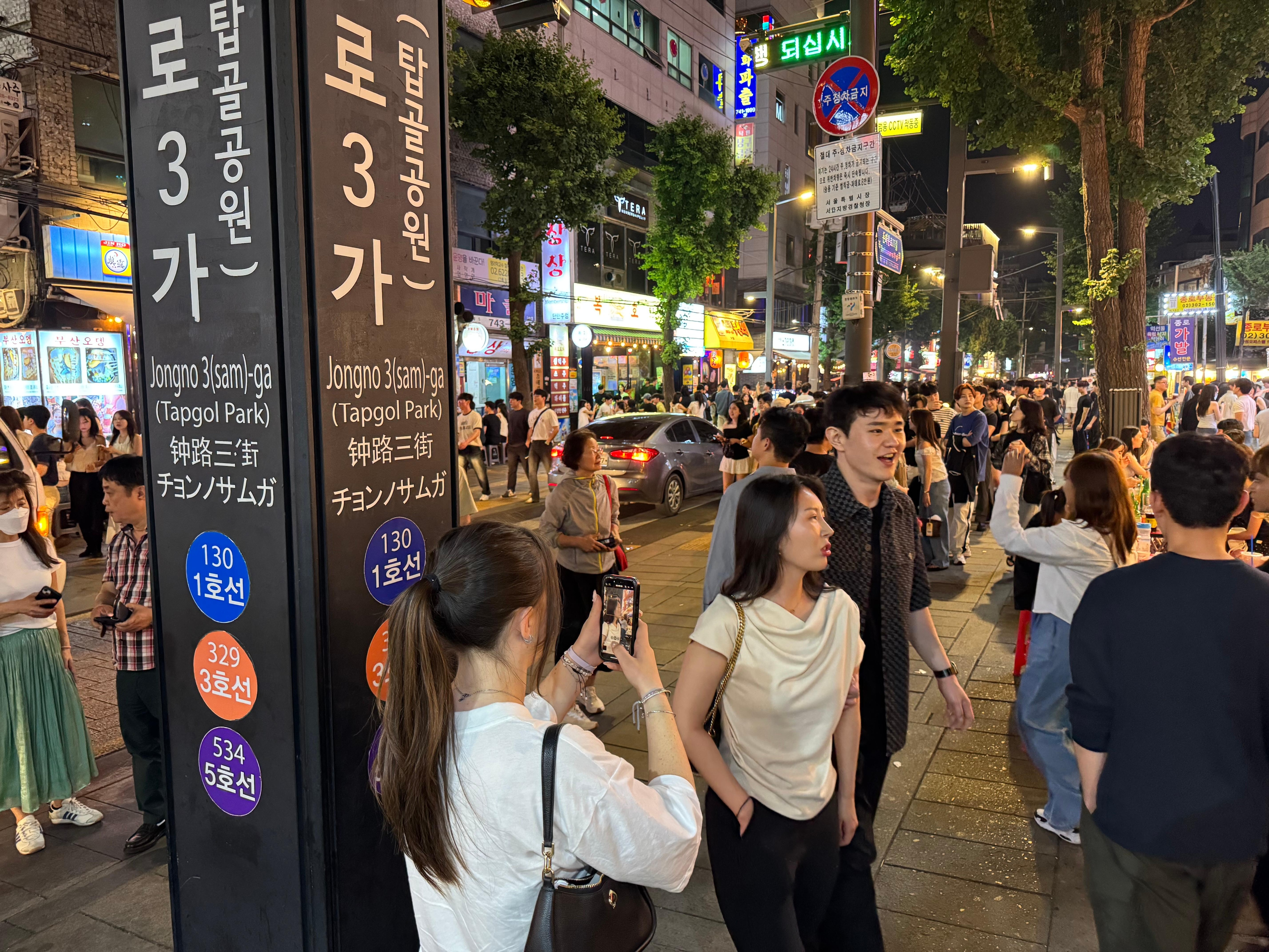 Three Subway lines  out the door