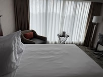 Comfortable Clean basic room