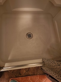 MBR shower when we arrived