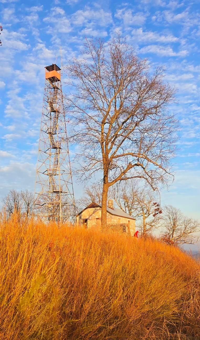 Old Fire Tower on top of Sugar Loaf Mtn - Calico Rock 2 1/2 mile round trip hike. 25 minute drive from the house