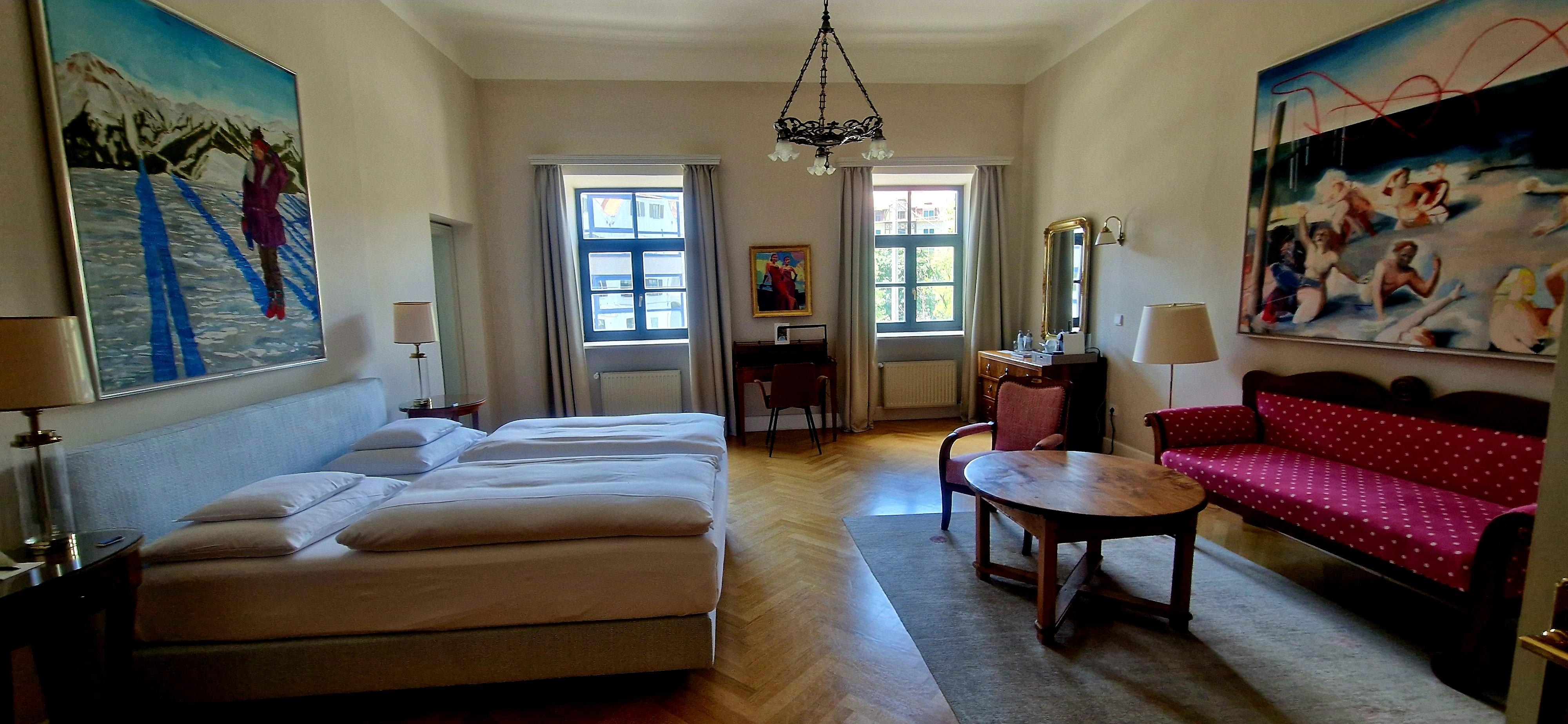 Sehr geräumiges Zimmer